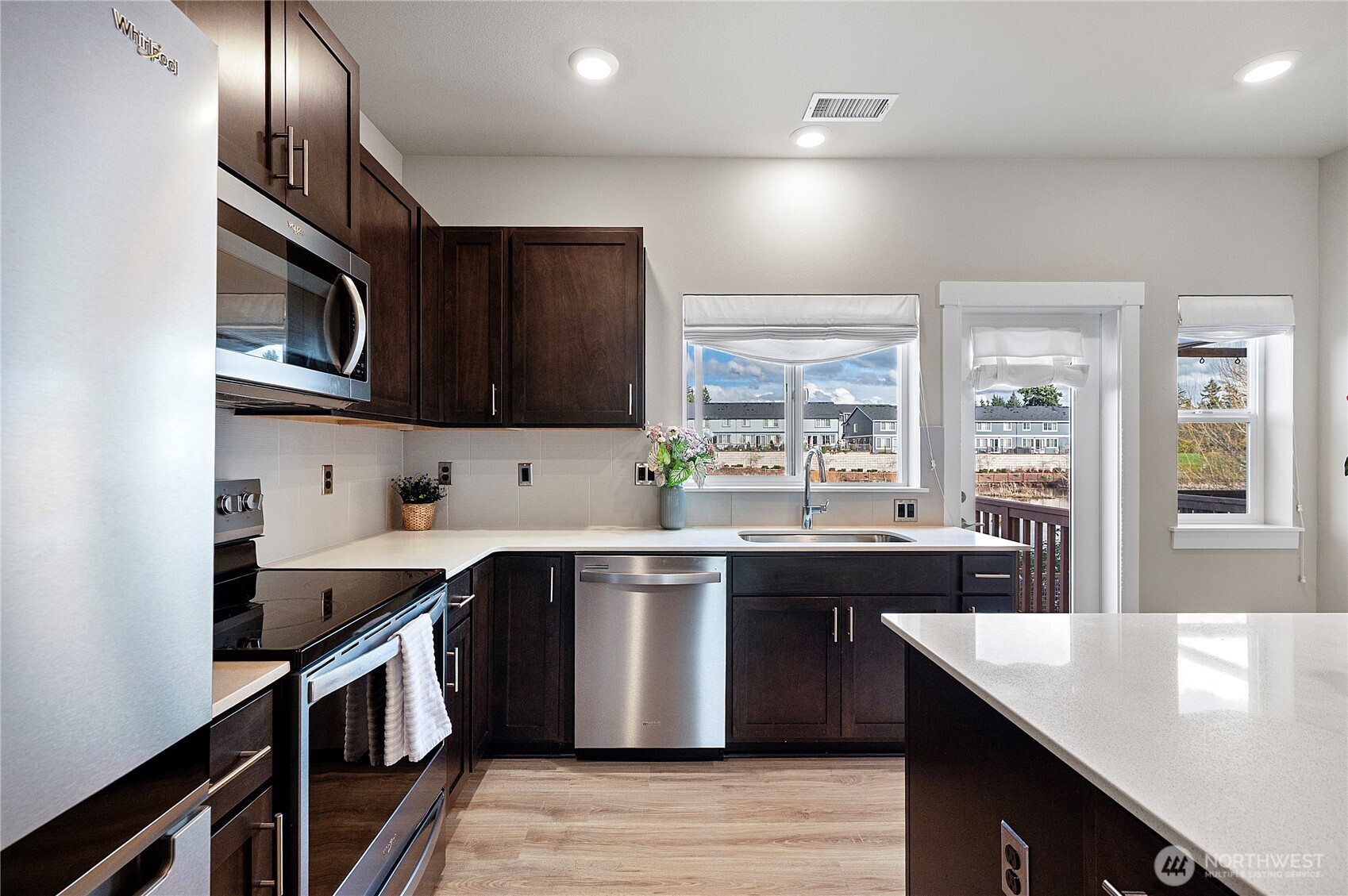 1621 Seattle Hill Road Unit: JJ-3