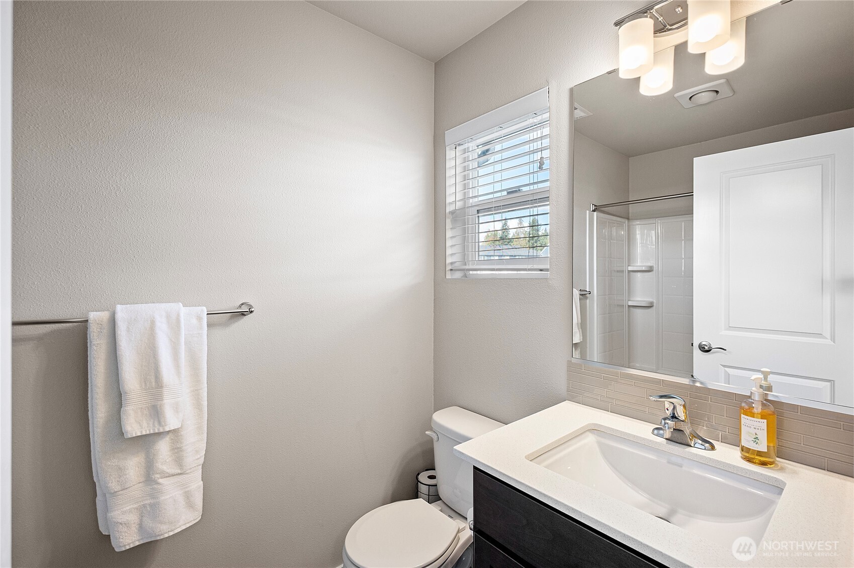 1621 Seattle Hill Road Unit: JJ-3