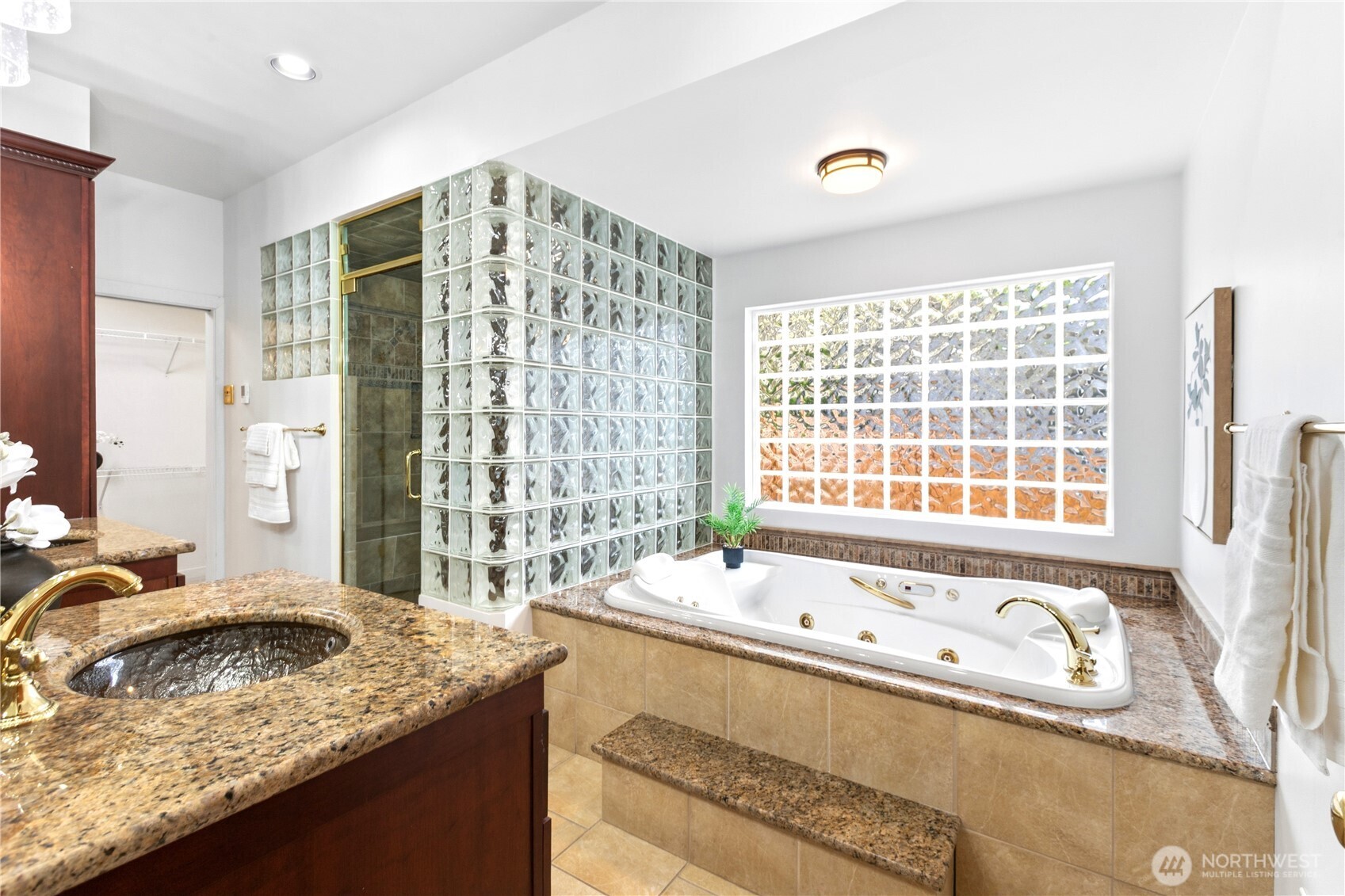 7020 137th Avenue NE