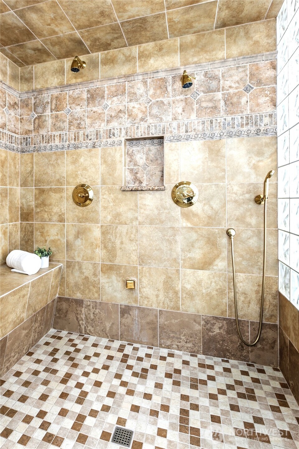 7020 137th Avenue NE