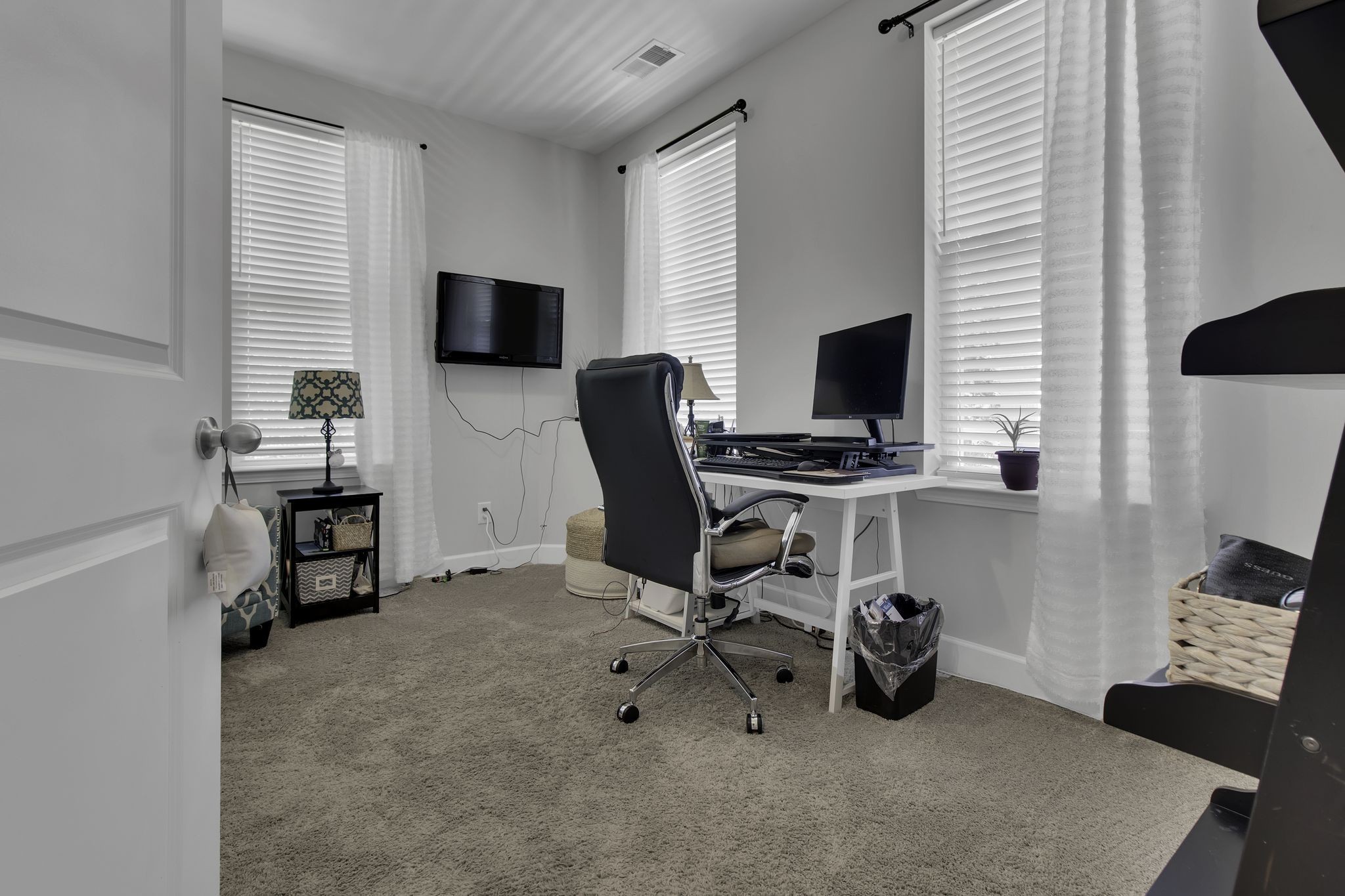 301 Kara Ln