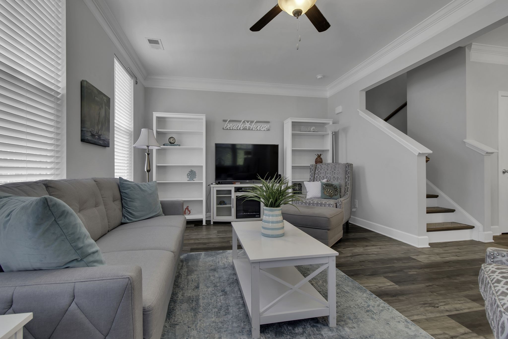 301 Kara Ln