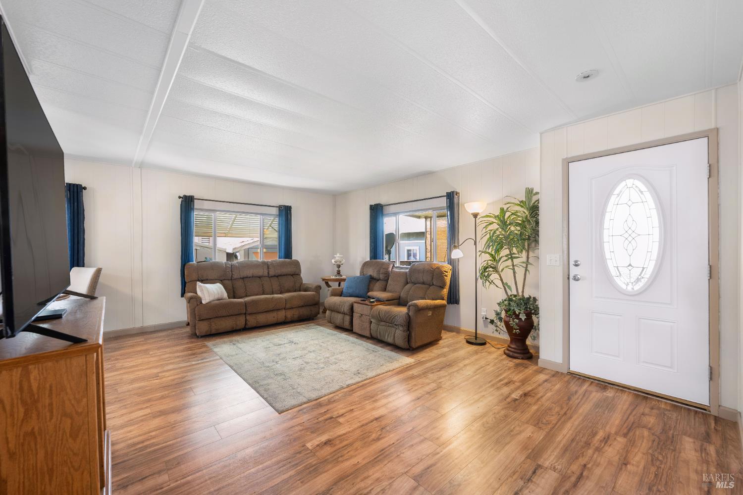 99 Hacienda Dr