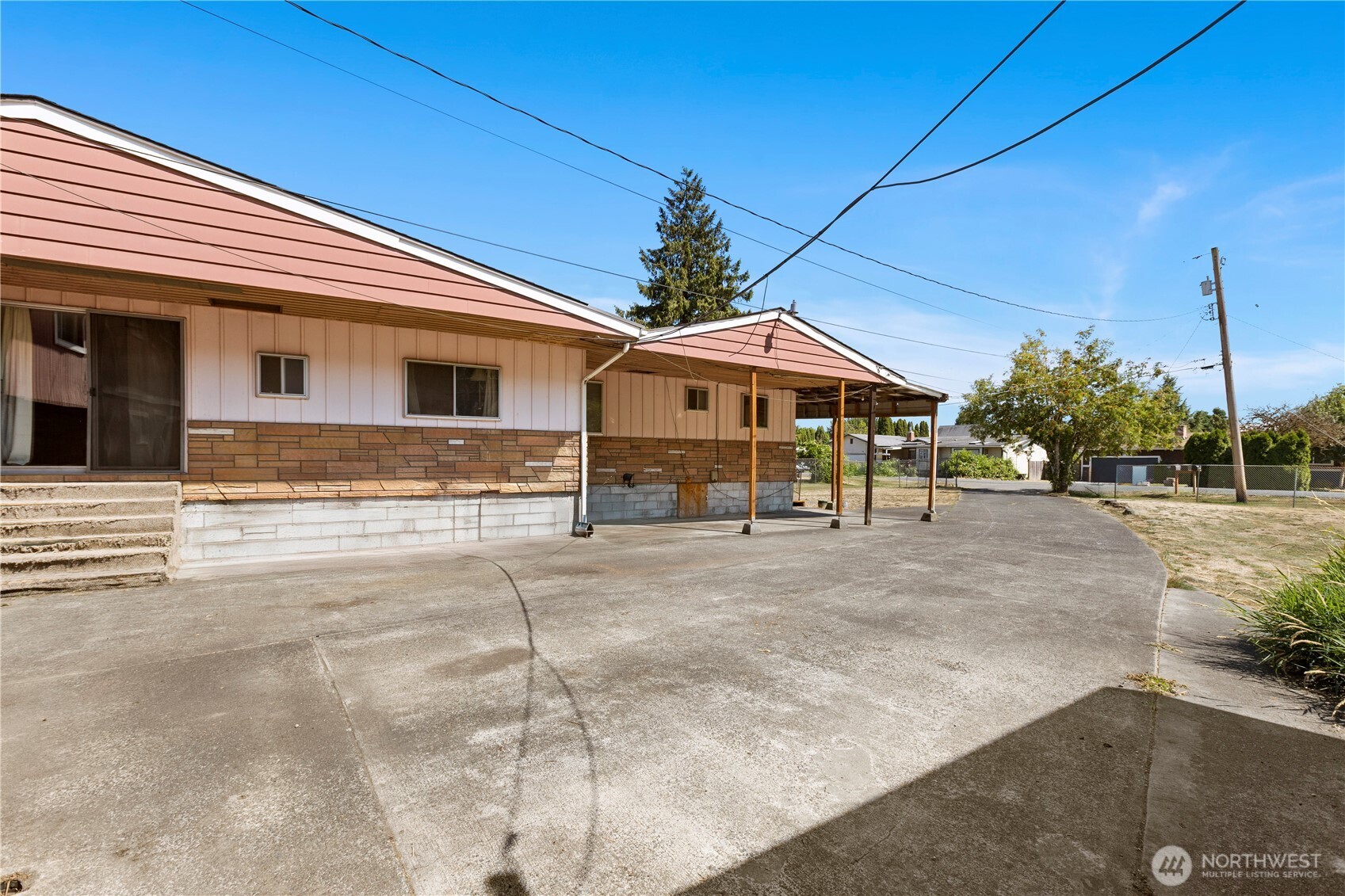 27 2nd Avenue N