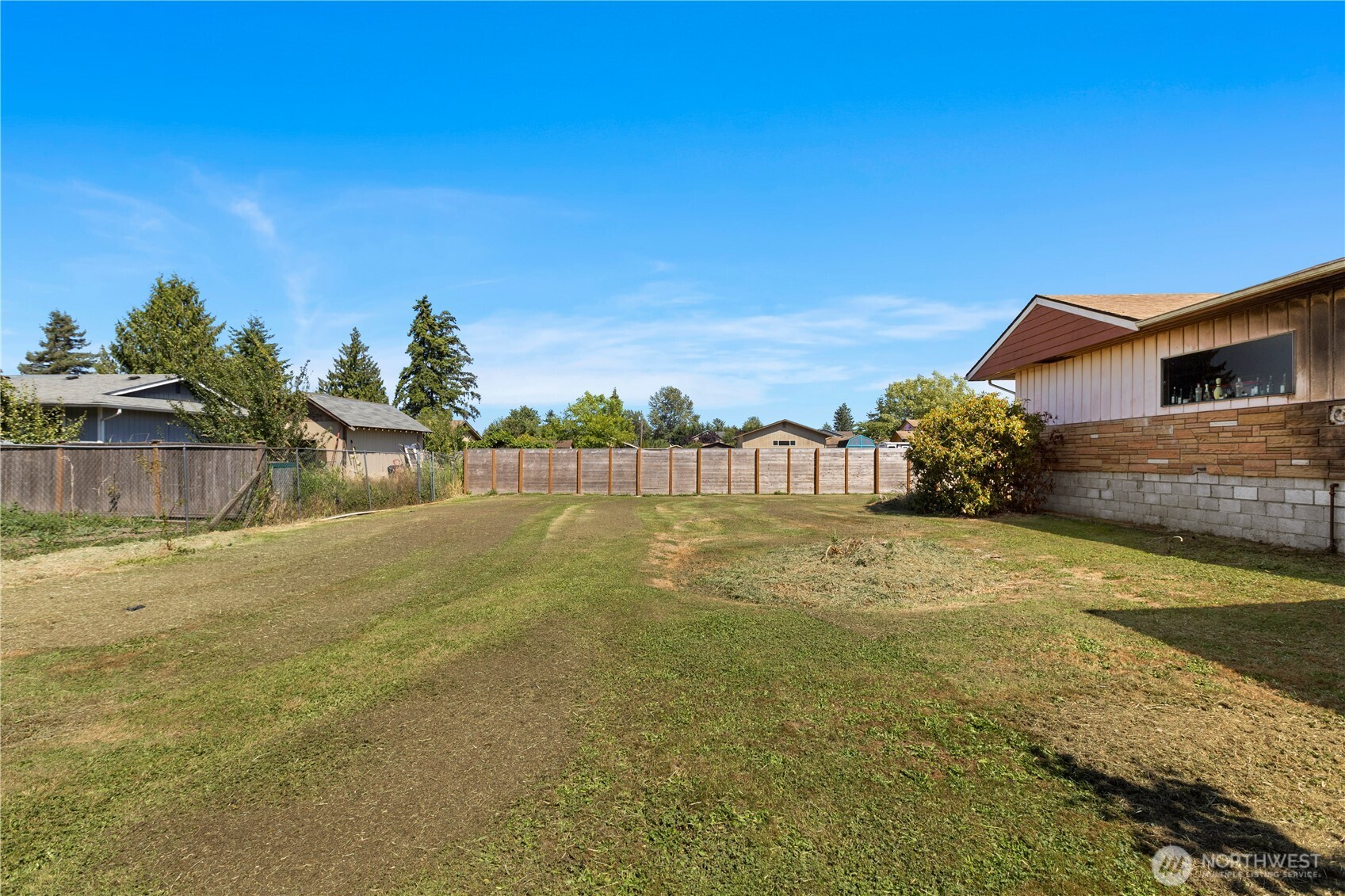 27 2nd Avenue N