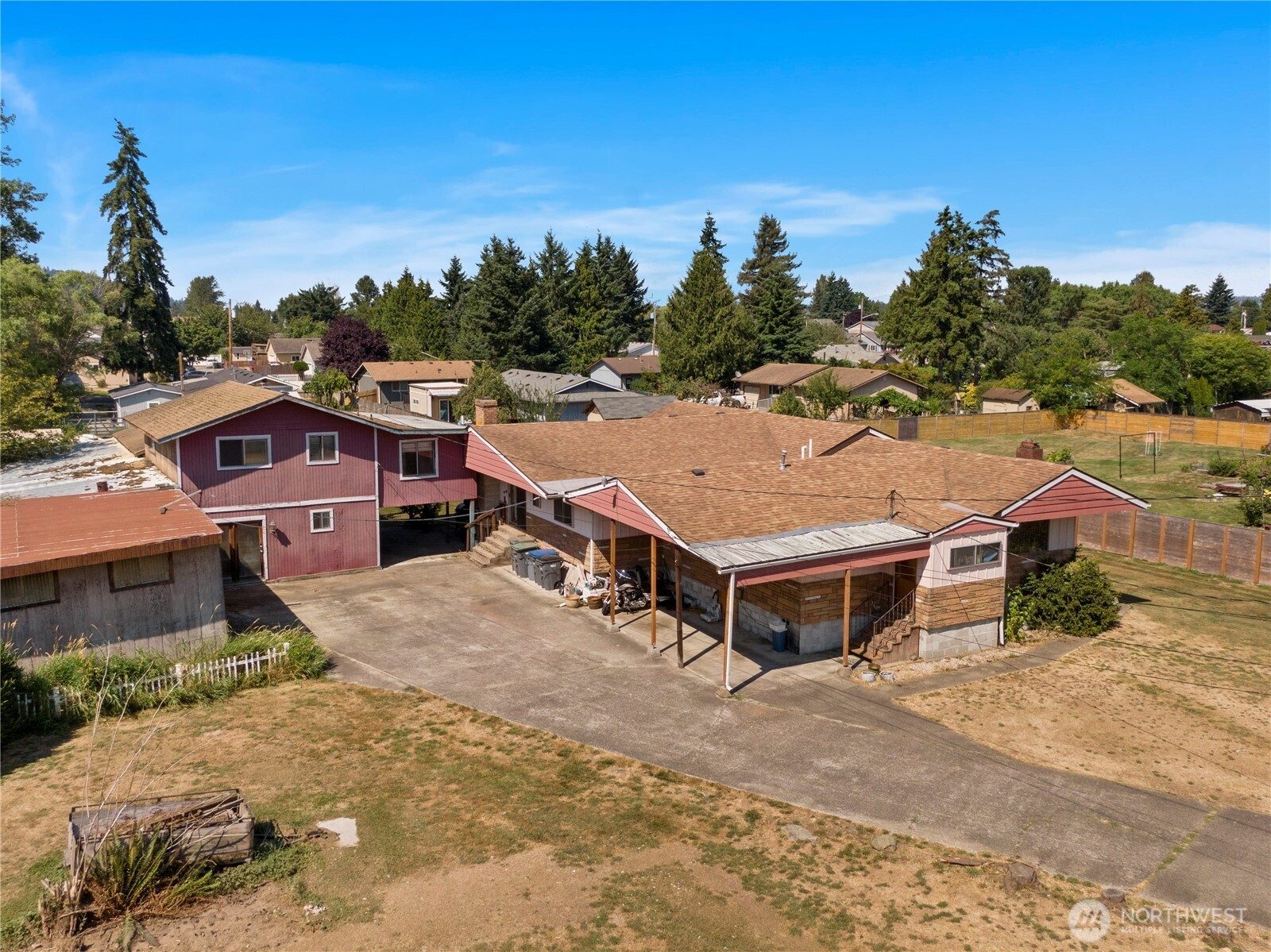 27 2nd Avenue N