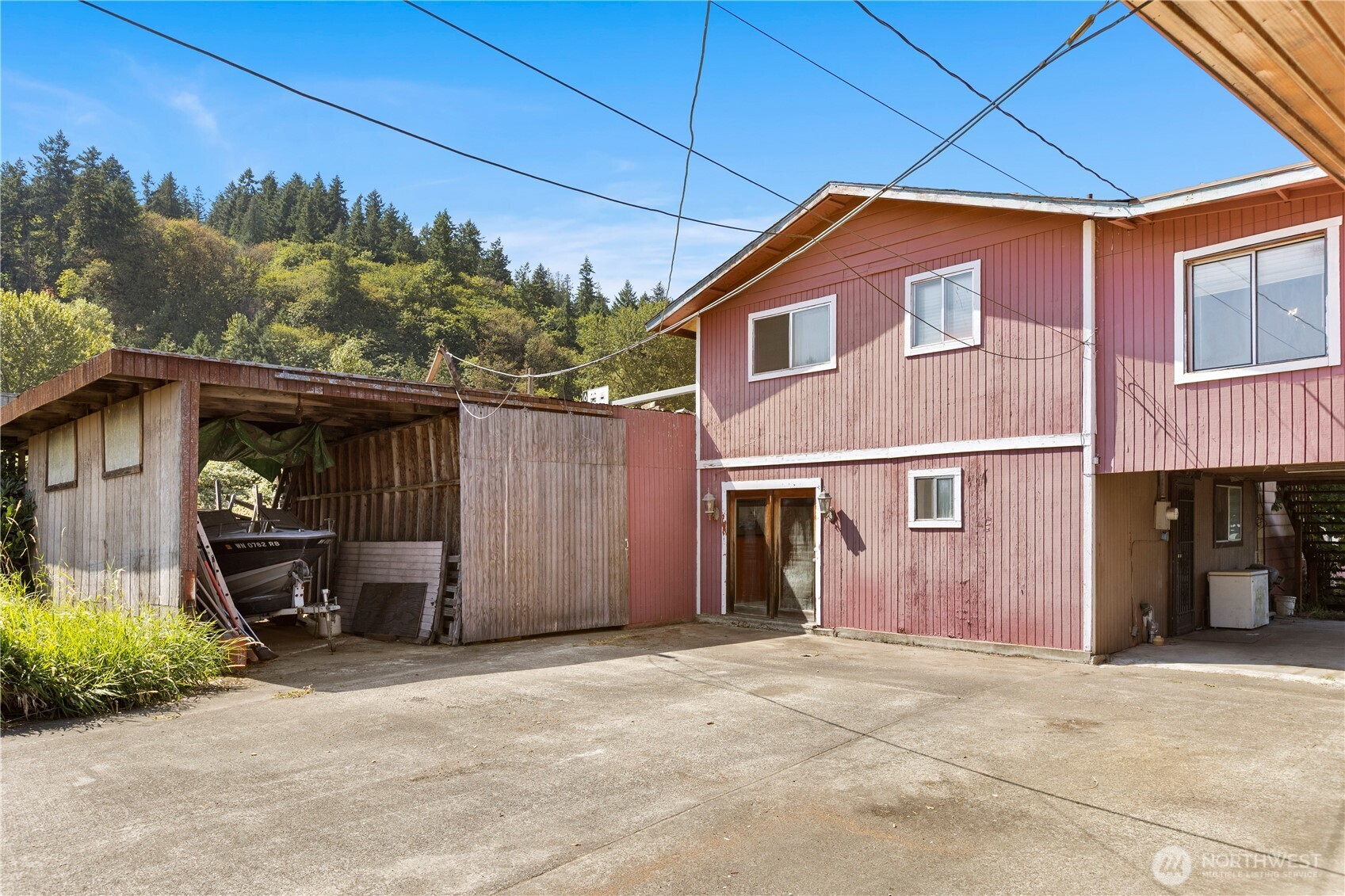 27 2nd Avenue N