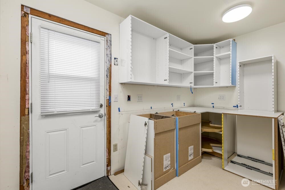 926 Tullis Street NE