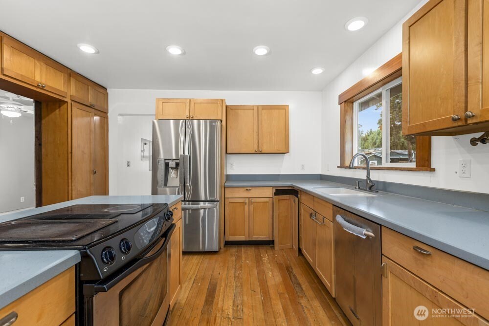 926 Tullis Street NE