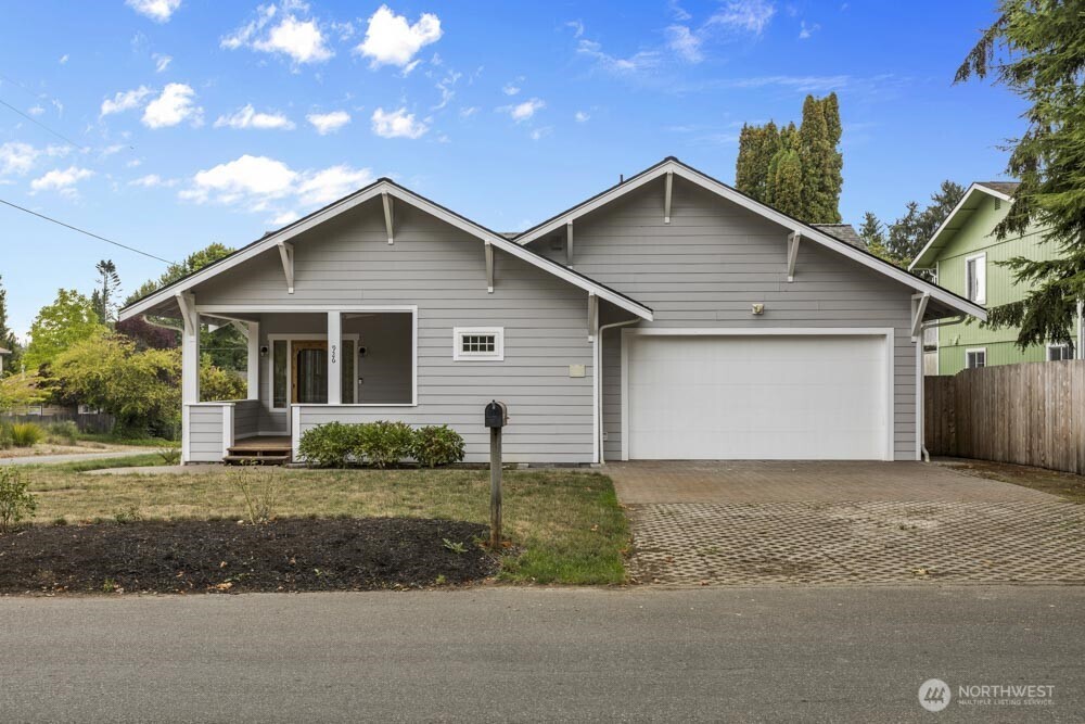 926 Tullis Street NE