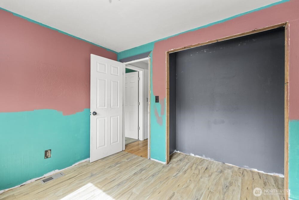 1907 Marion Street NE