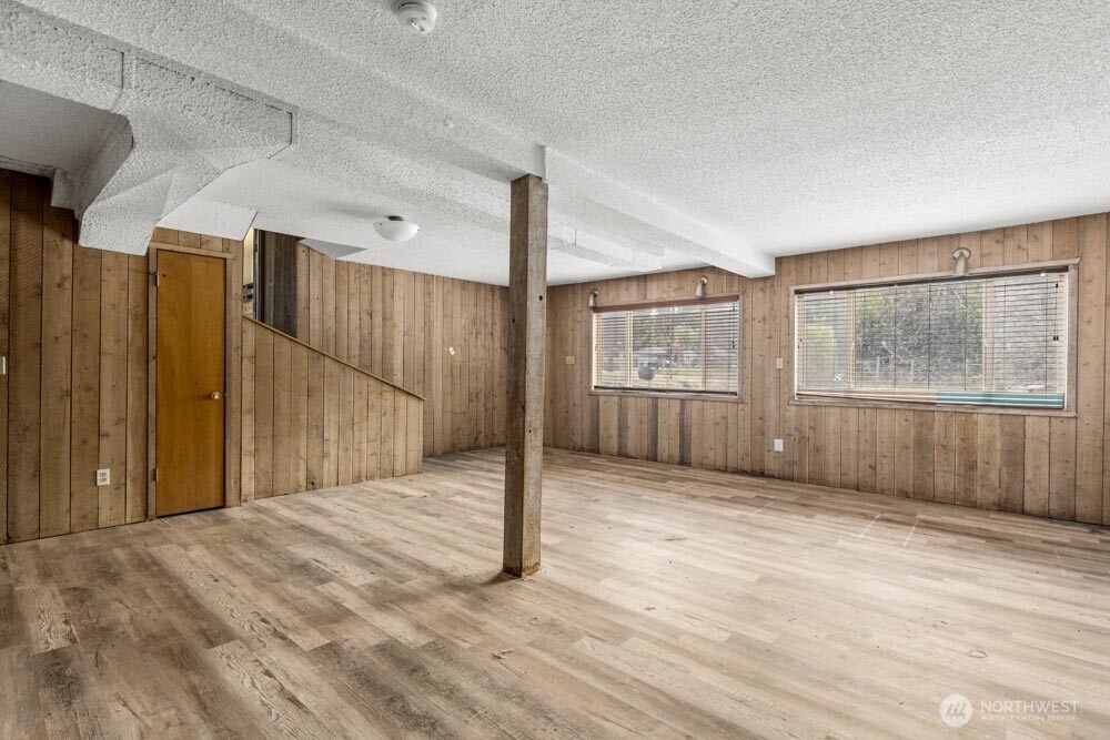 1907 Marion Street NE