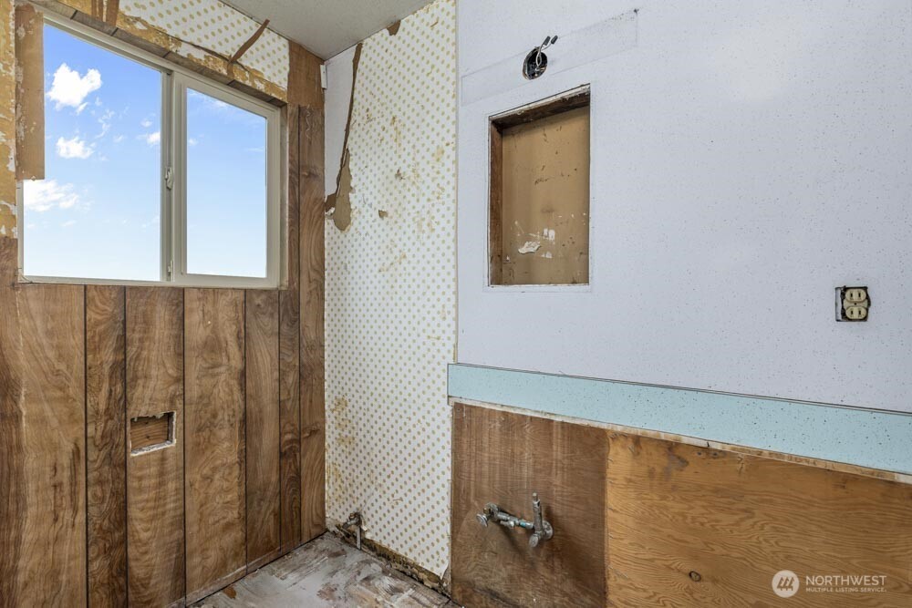 1907 Marion Street NE