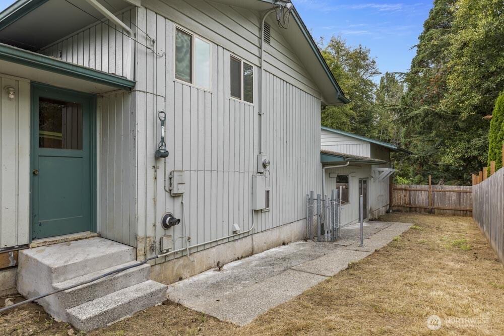 1907 Marion Street NE