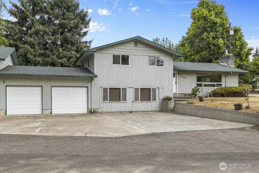 1907 Marion Street NE