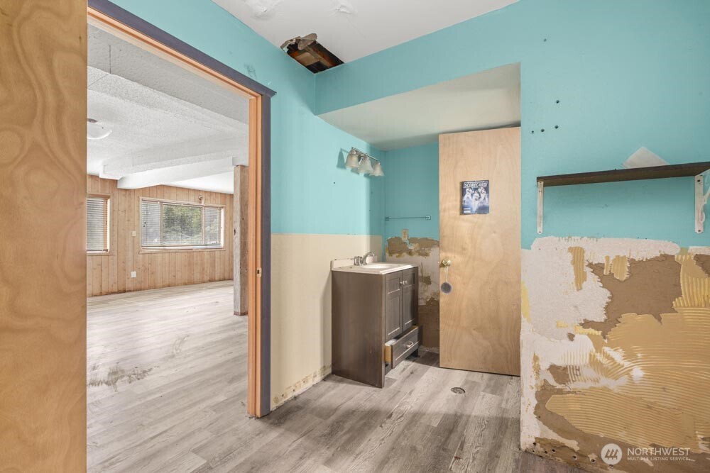 1907 Marion Street NE