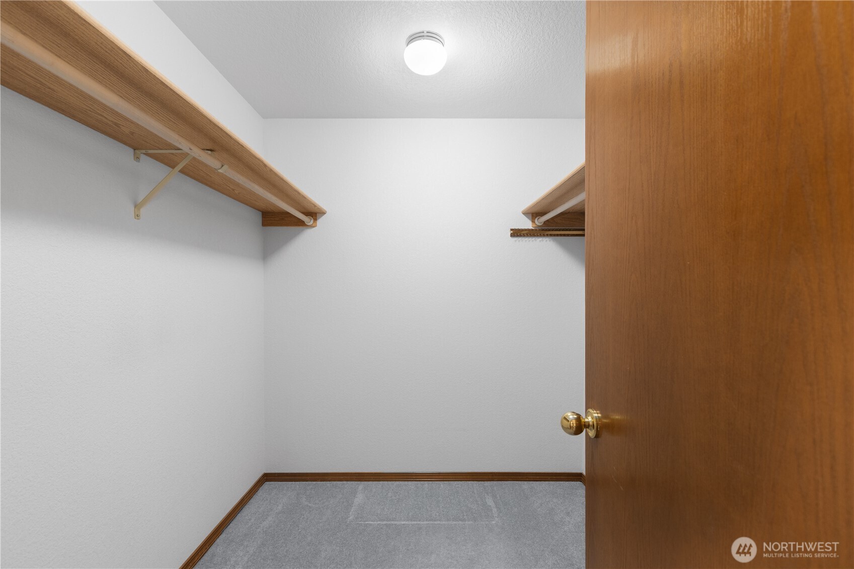 2418 Woodfield Loop SE