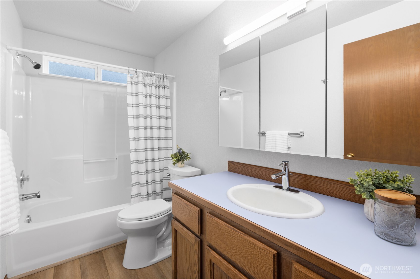 2418 Woodfield Loop SE