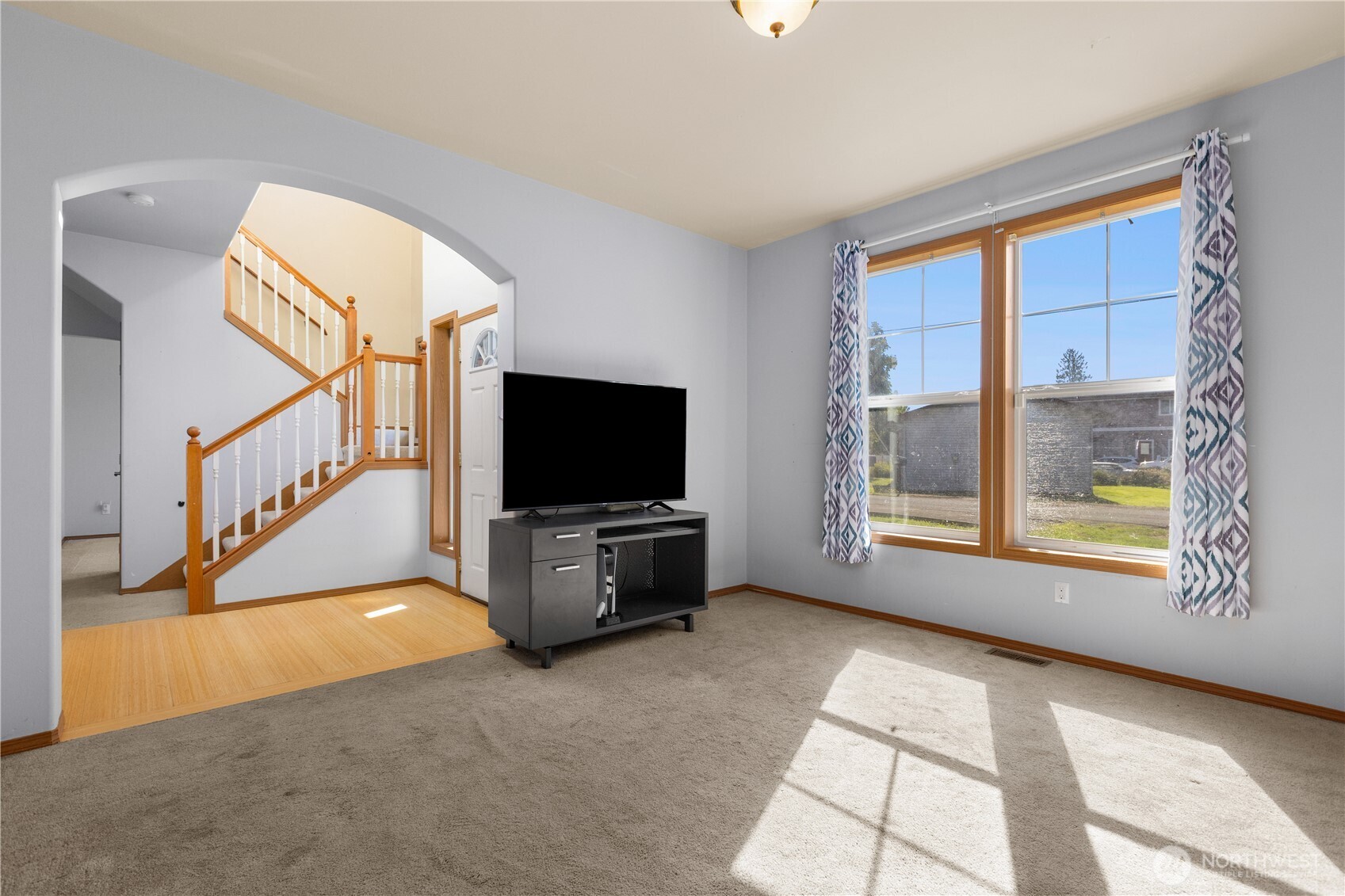 125 6th Avenue N