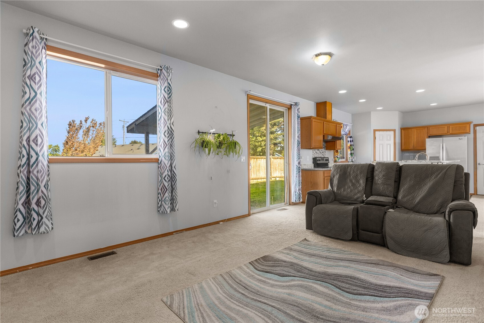 125 6th Avenue N