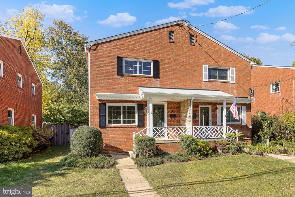 220 W TAYLOR RUN PARKWAY