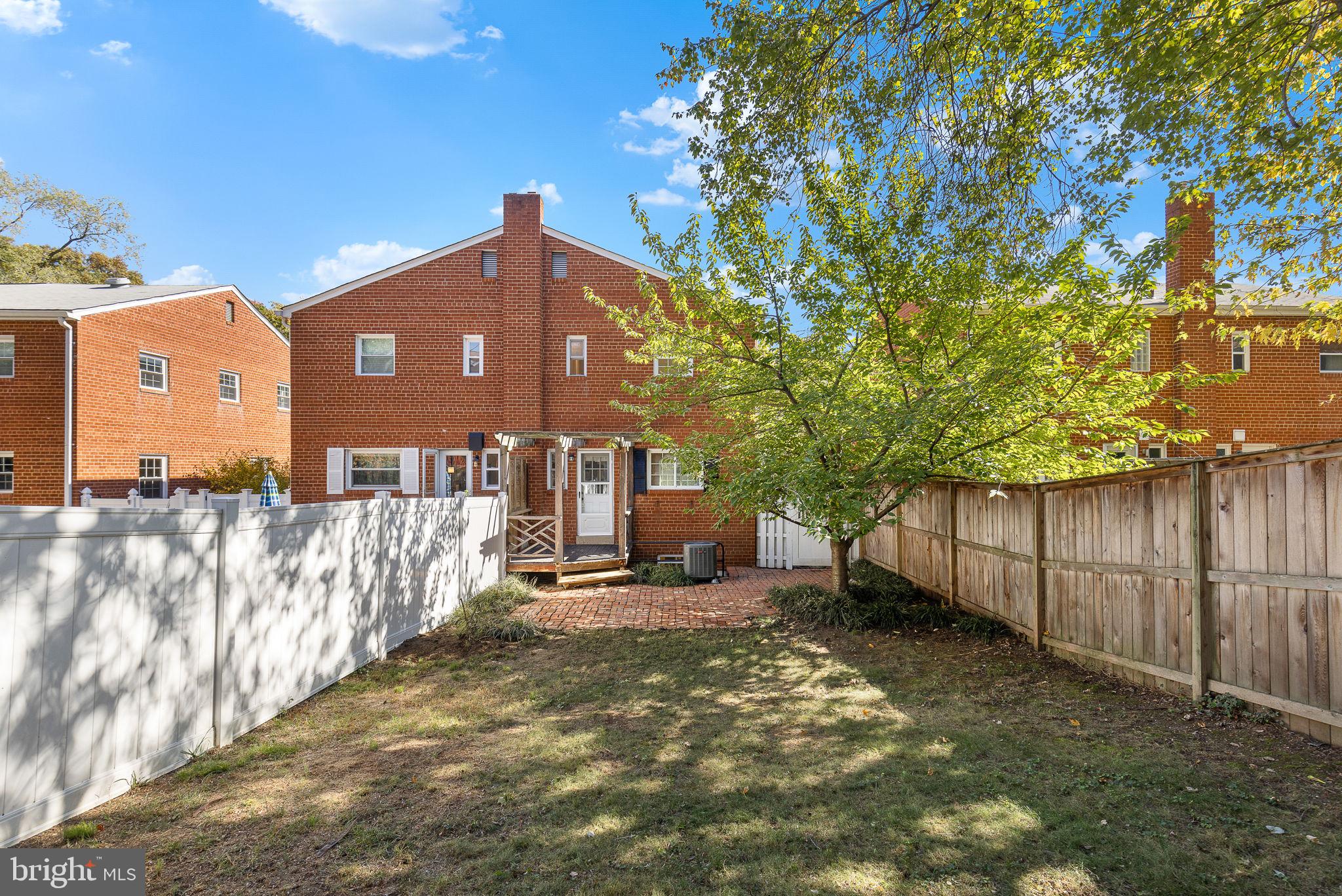 220 W TAYLOR RUN PARKWAY