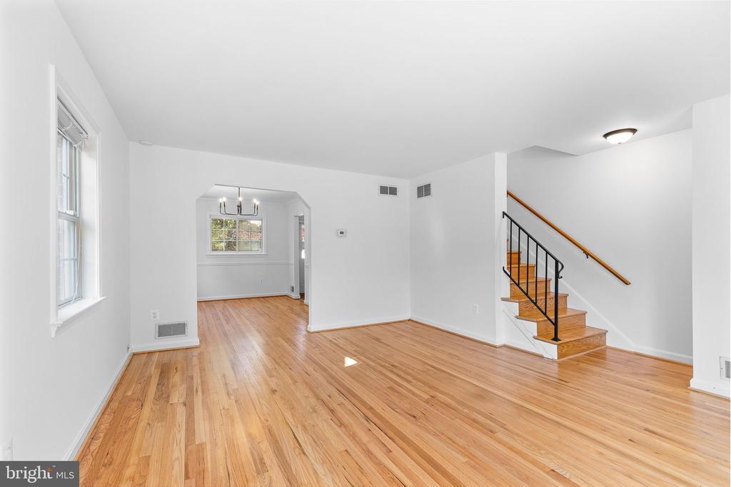 220 W TAYLOR RUN PARKWAY
