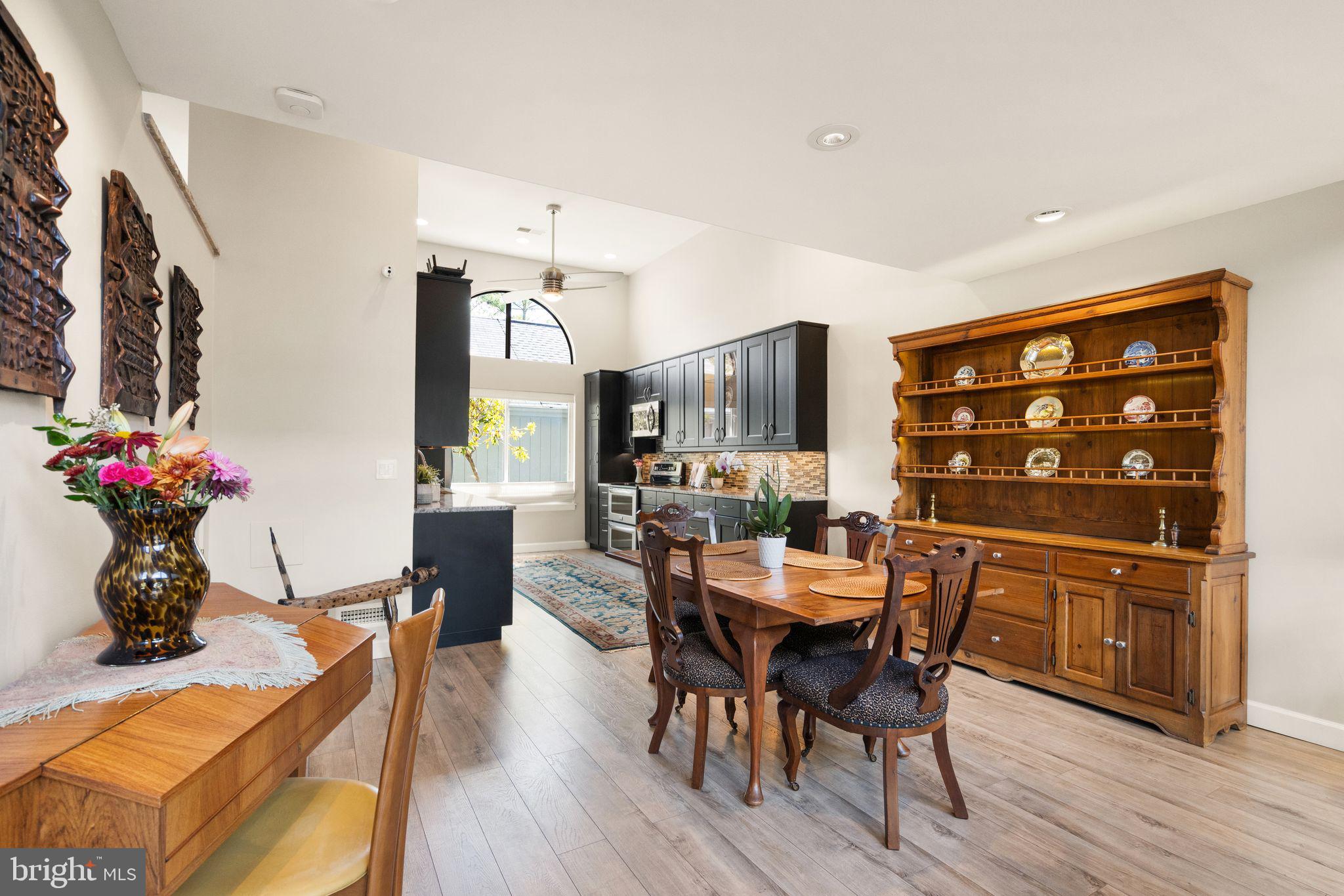 11102 Glade DRIVE