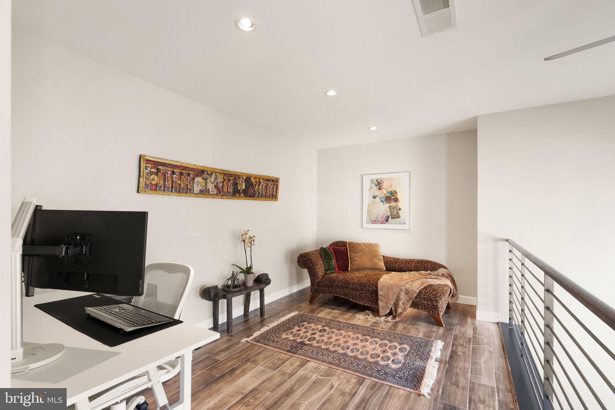 11102 Glade DRIVE