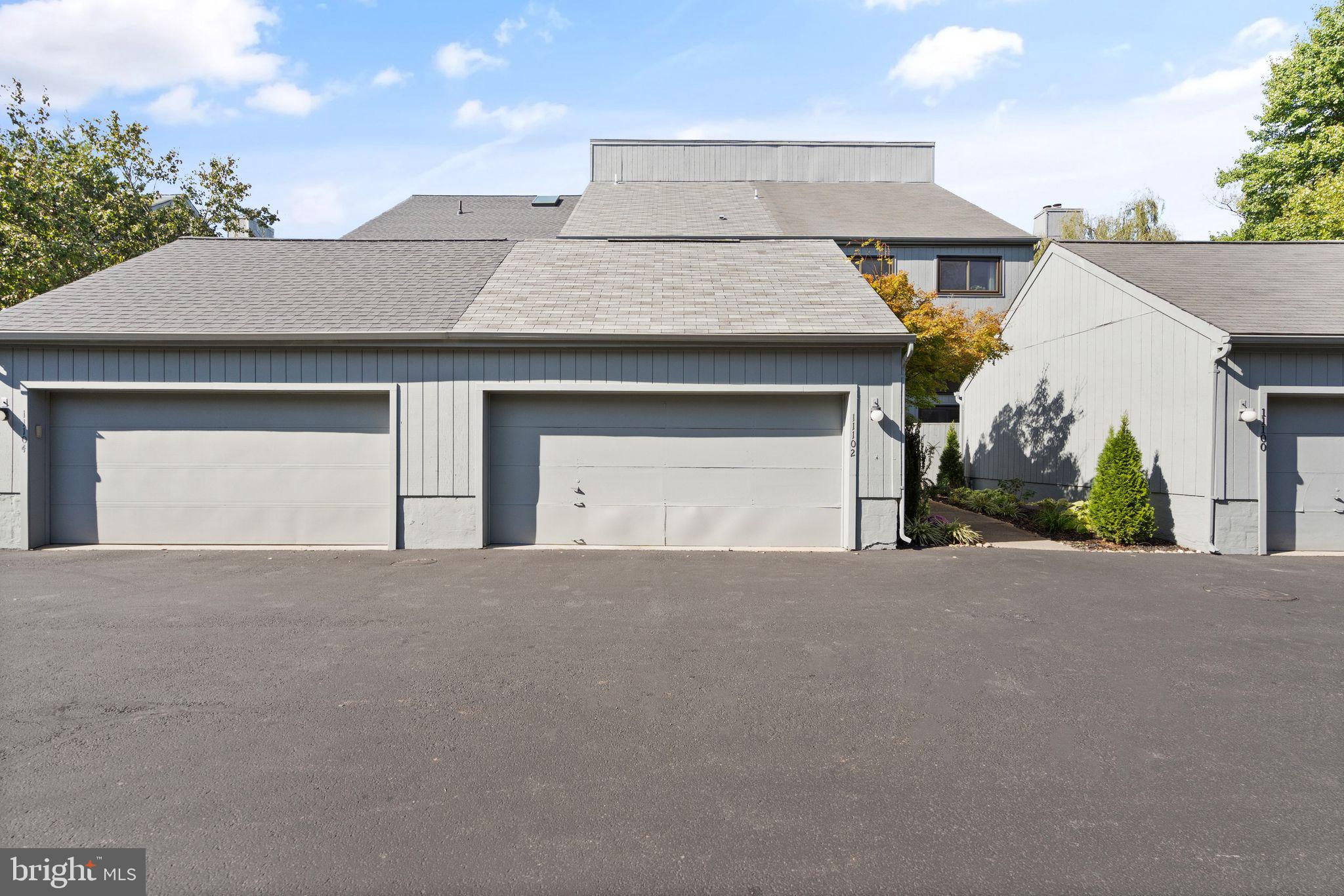 11102 Glade DRIVE