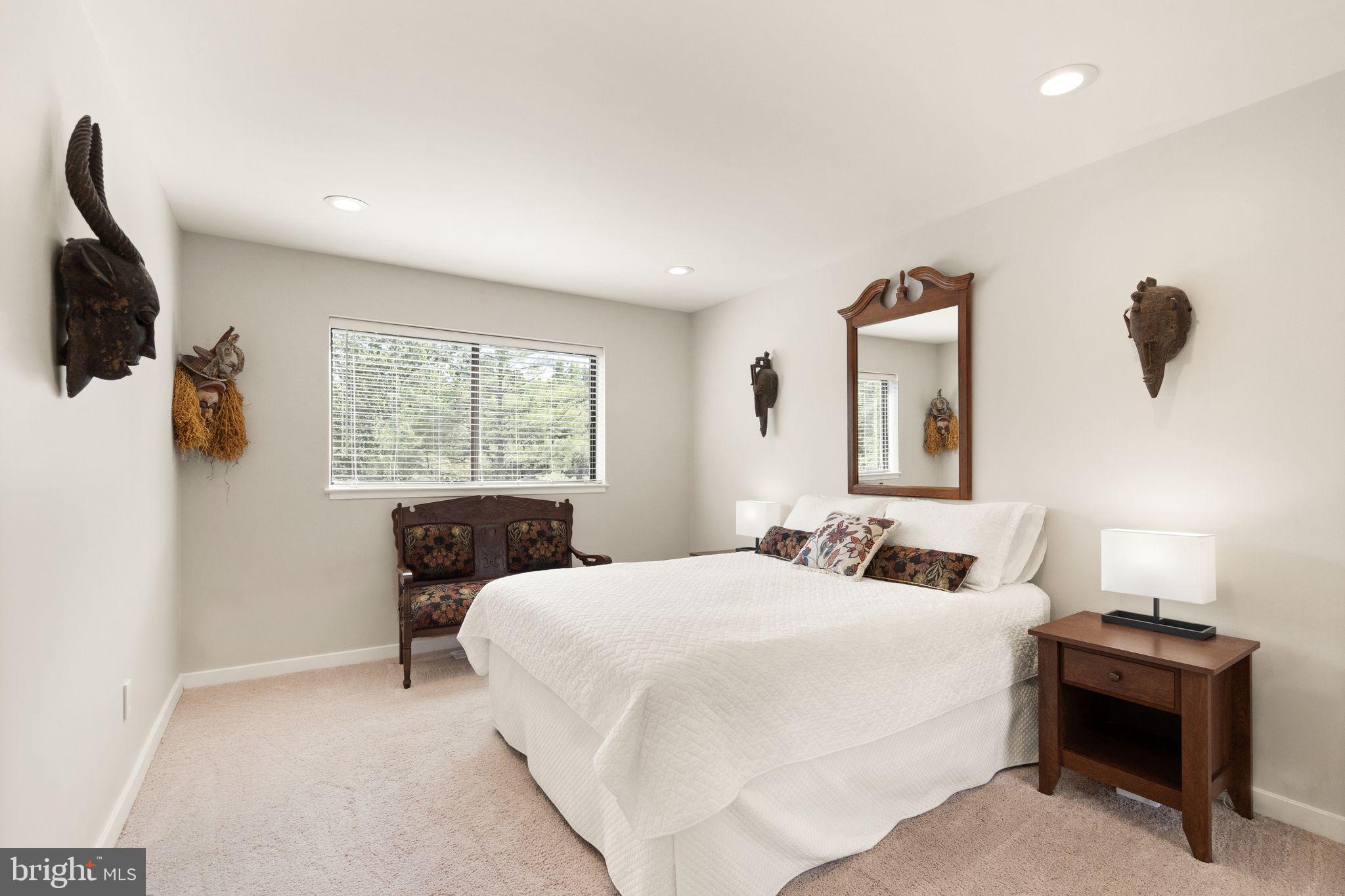 11102 Glade DRIVE