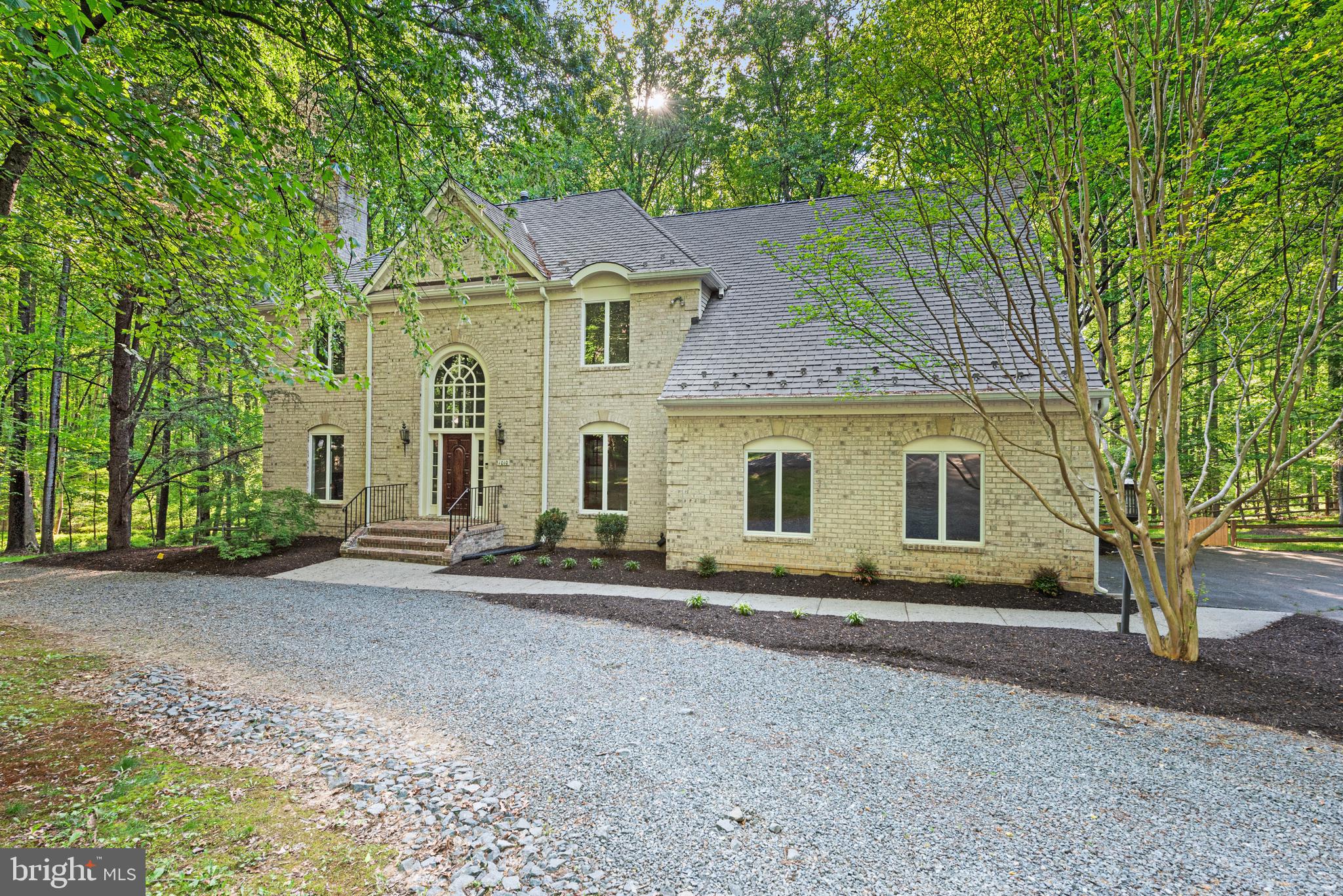 1010 Bowen Ct