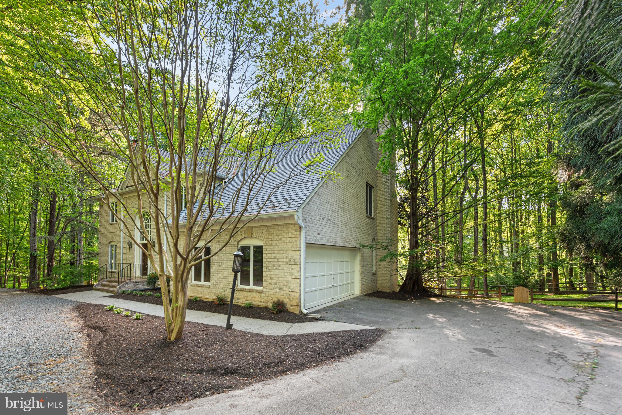 1010 Bowen Ct