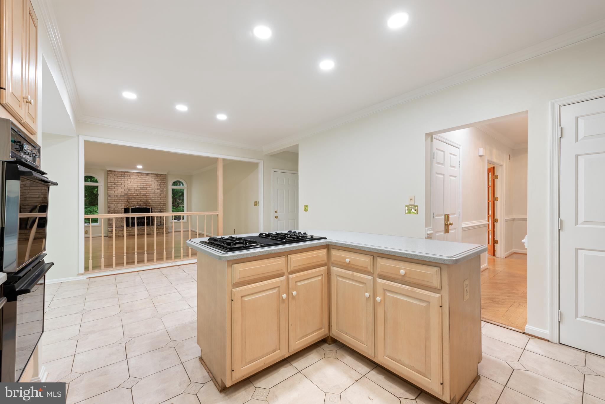 1010 Bowen Ct