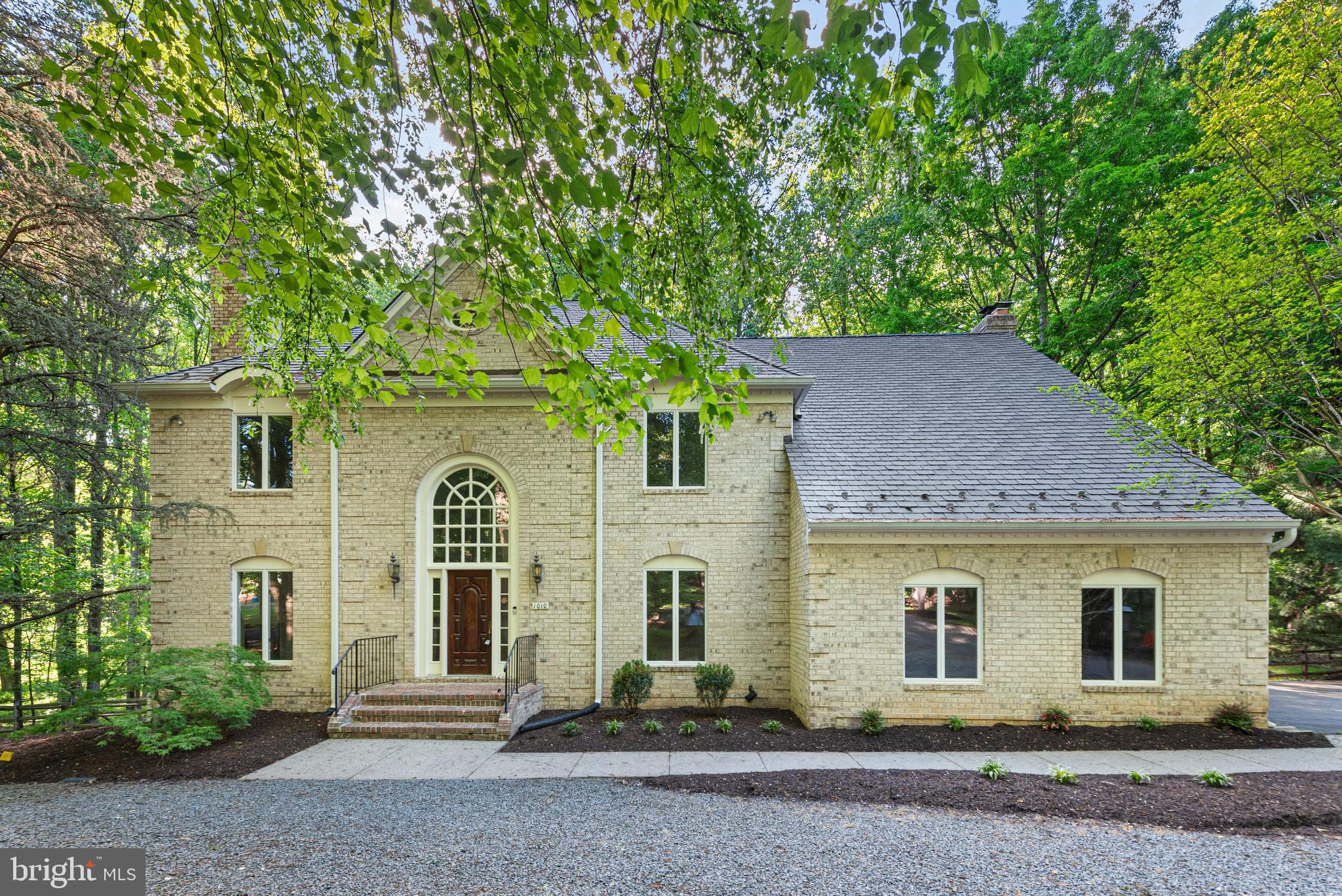 1010 Bowen Ct