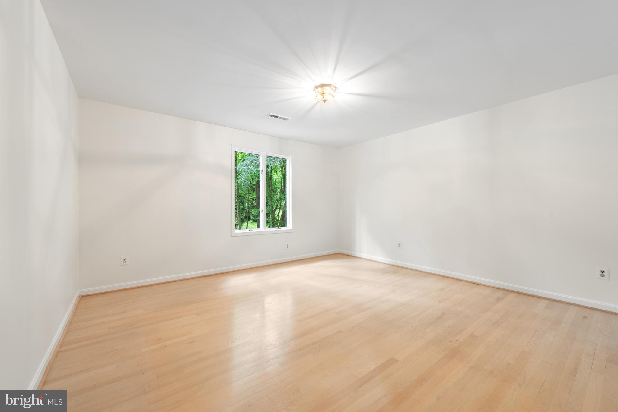 1010 Bowen Ct
