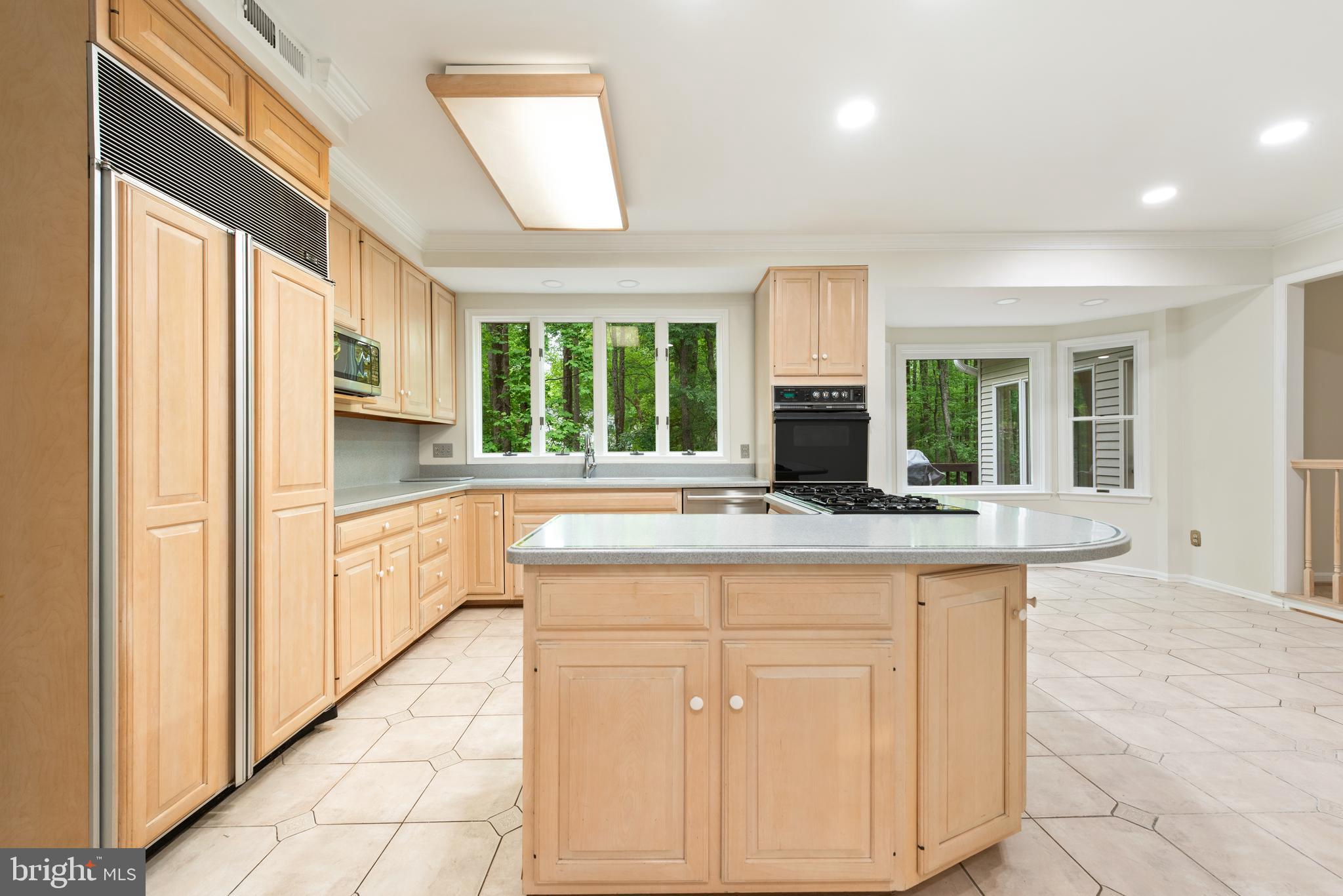 1010 Bowen Ct