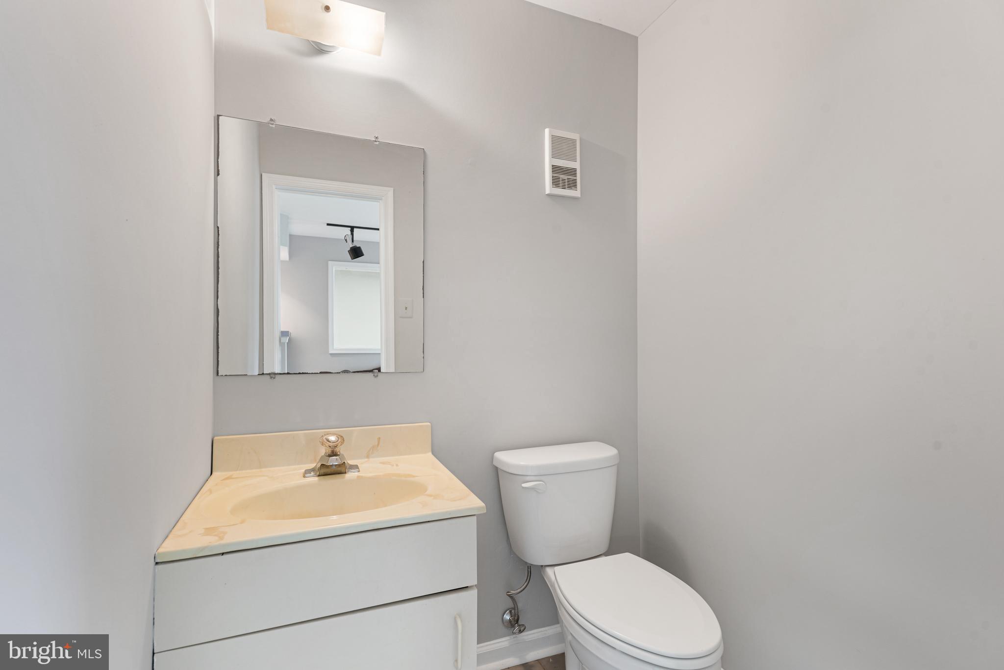 1144 Walker ROAD Unit: A