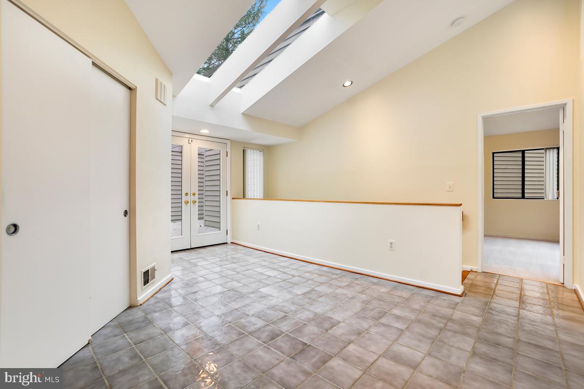 2259 Compass Point Lane