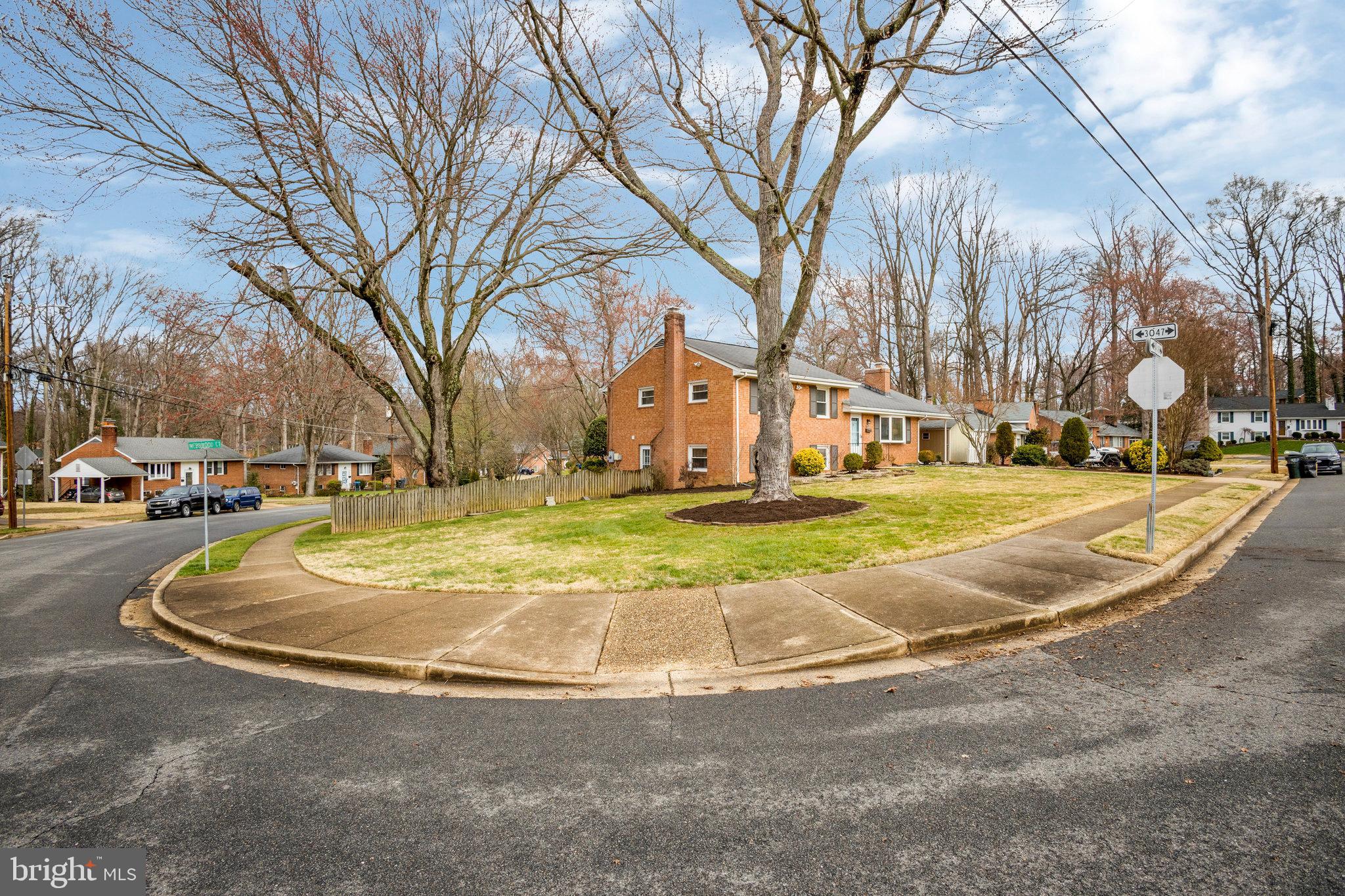 7626 Webbwood Ct