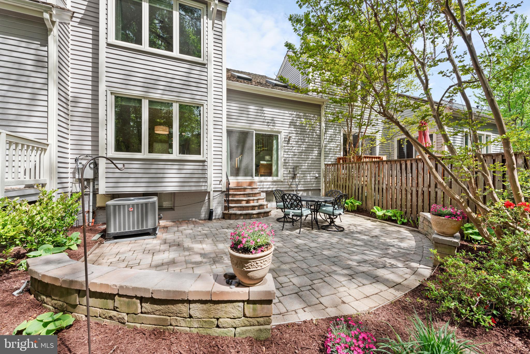 1284 Wedgewood Manor Way