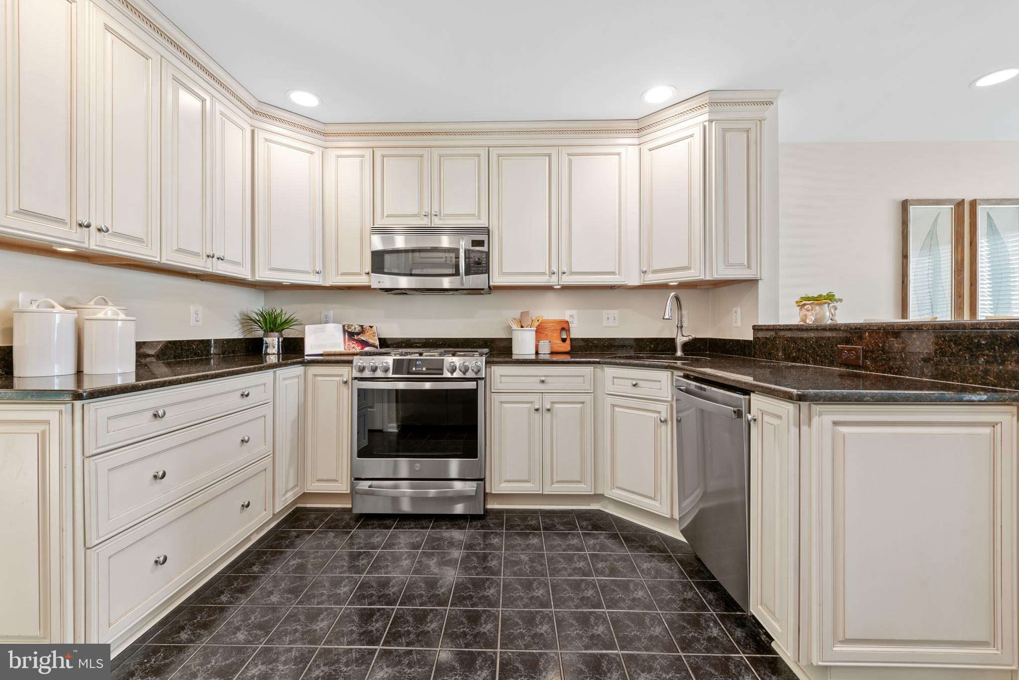 1284 Wedgewood Manor Way