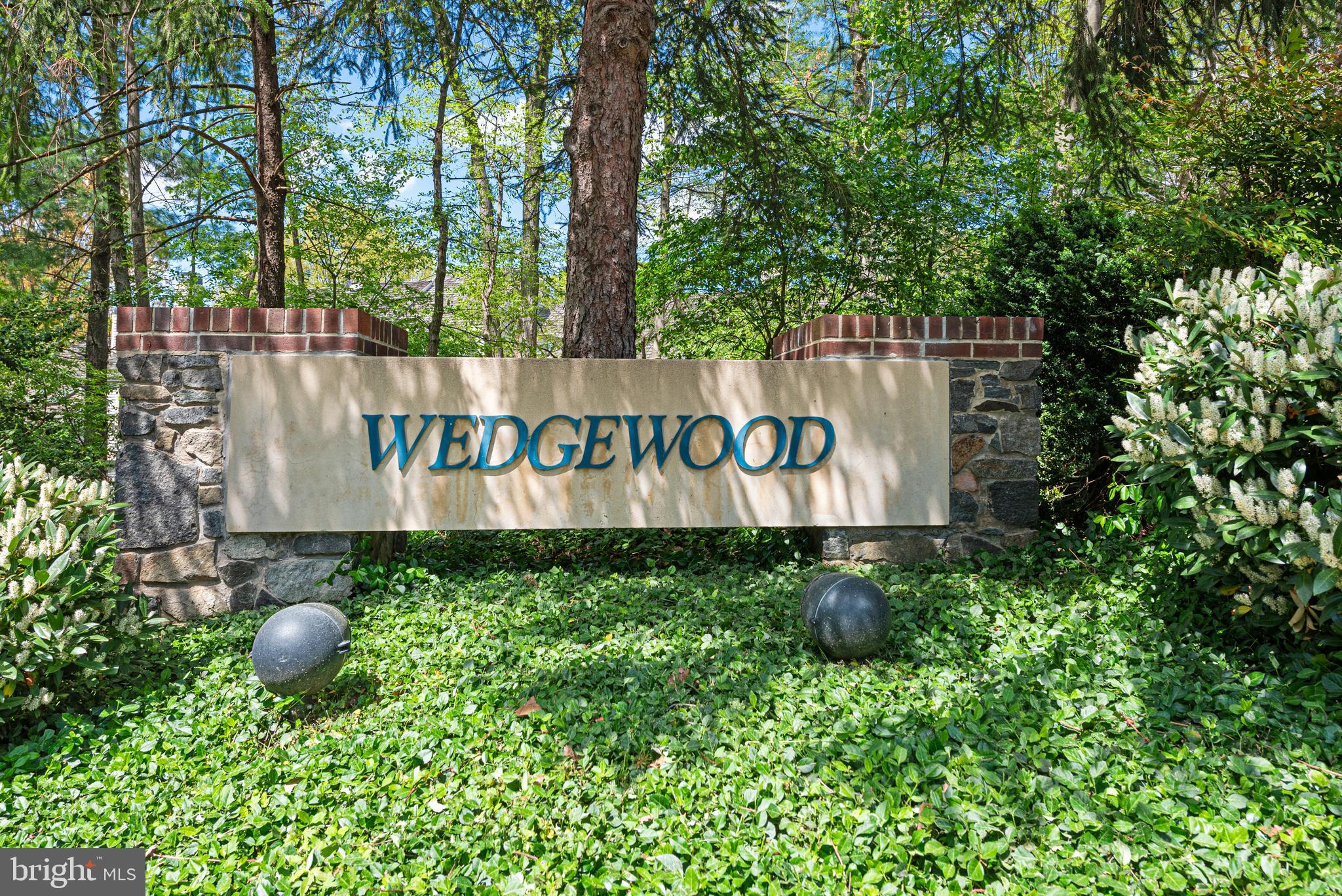 1284 Wedgewood Manor Way