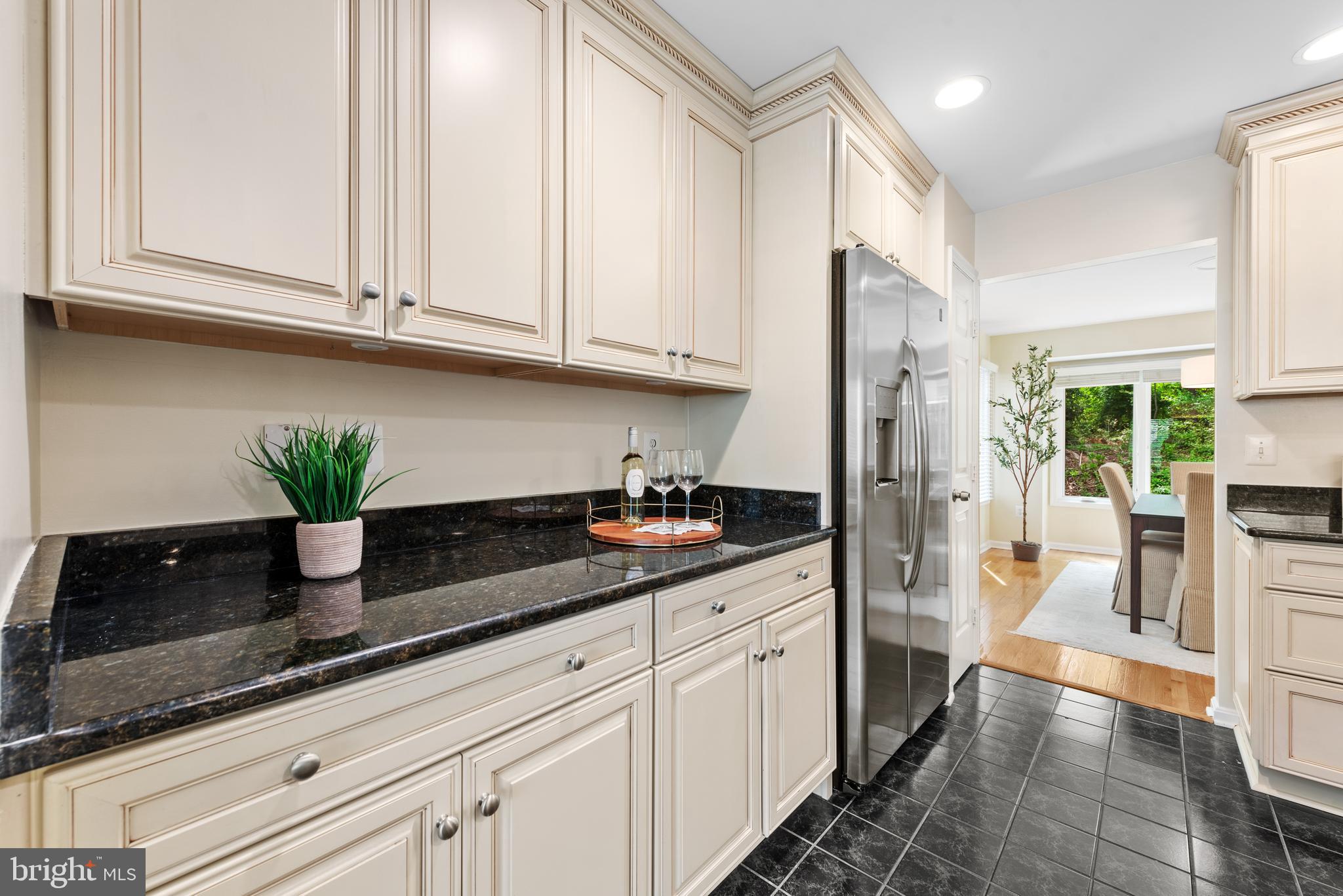 1284 Wedgewood Manor Way