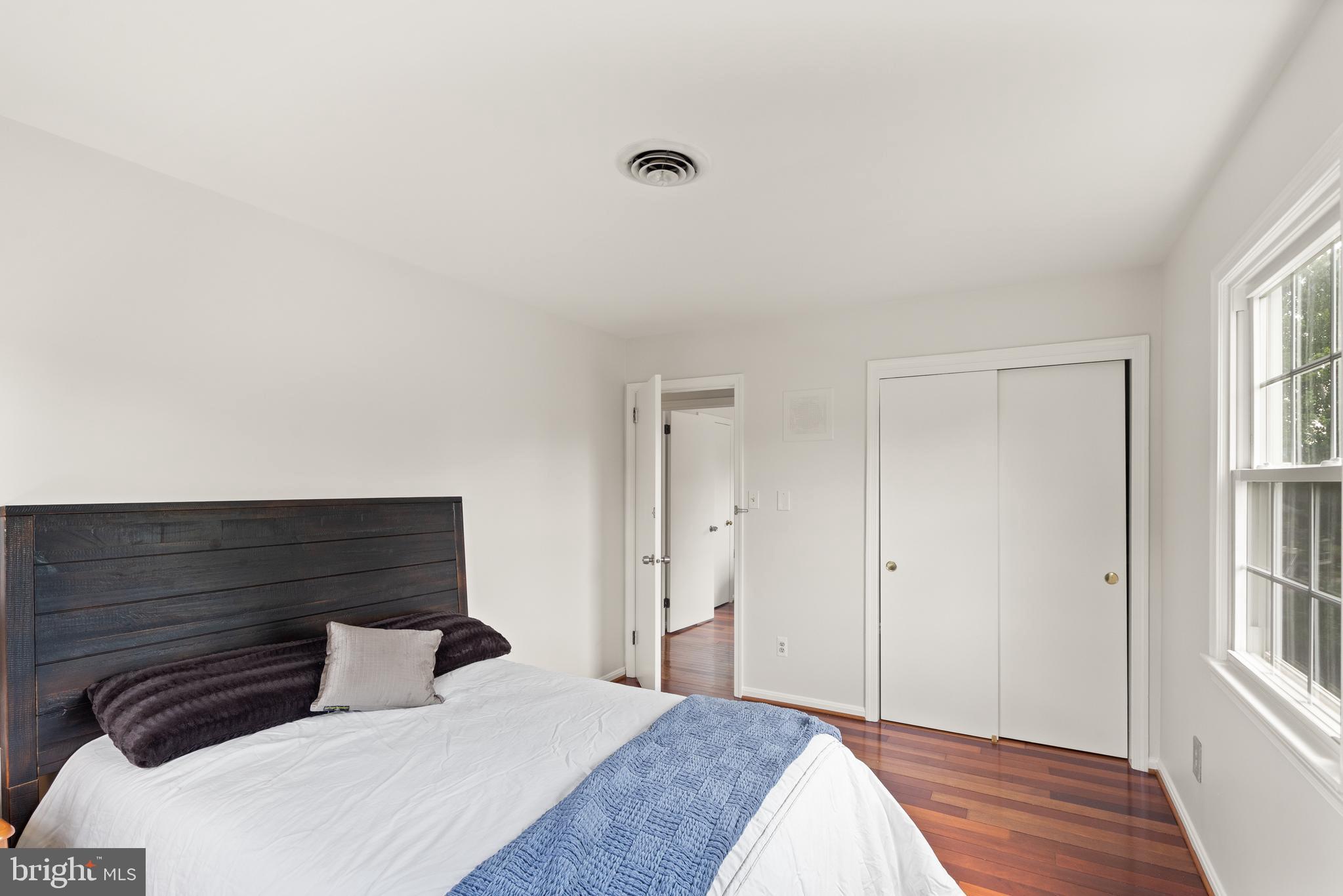 13609 Mountain View Ct