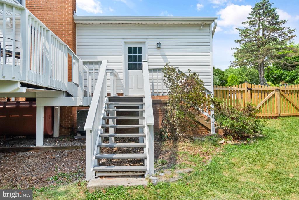13609 Mountain View Ct