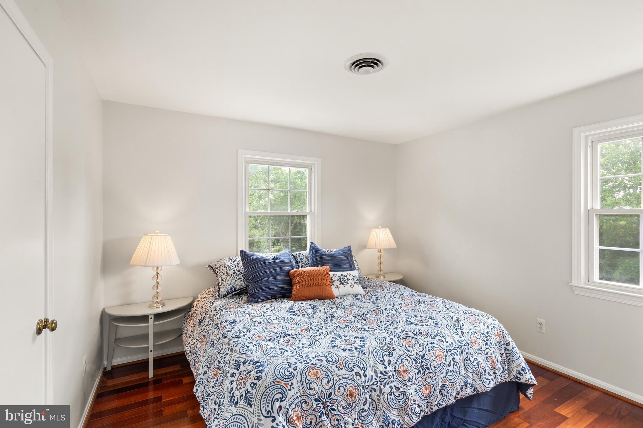 13609 Mountain View Ct