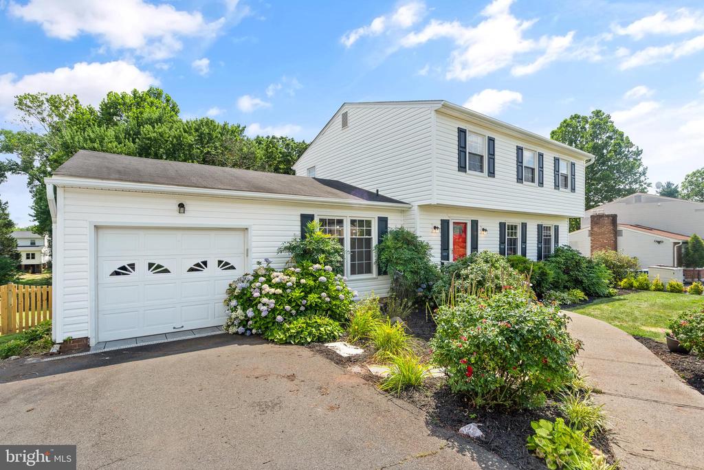 13609 Mountain View Ct