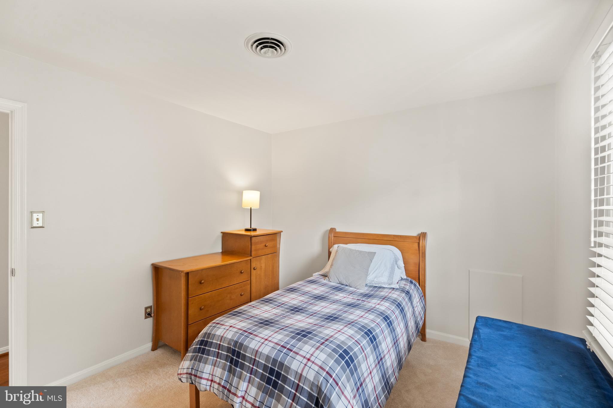 13609 Mountain View Ct