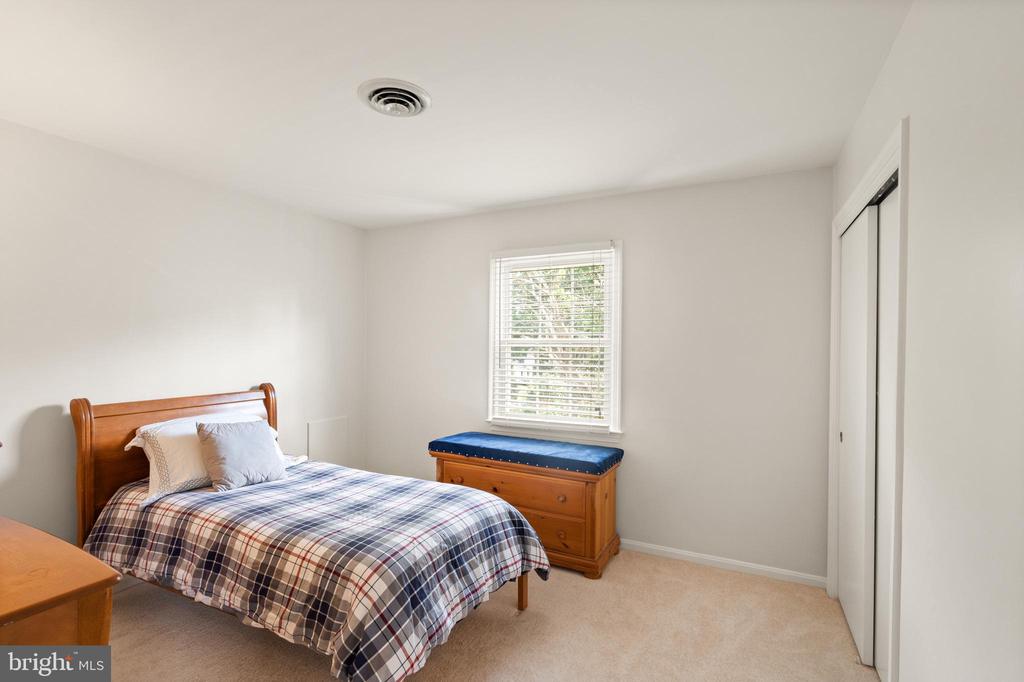 13609 Mountain View Ct